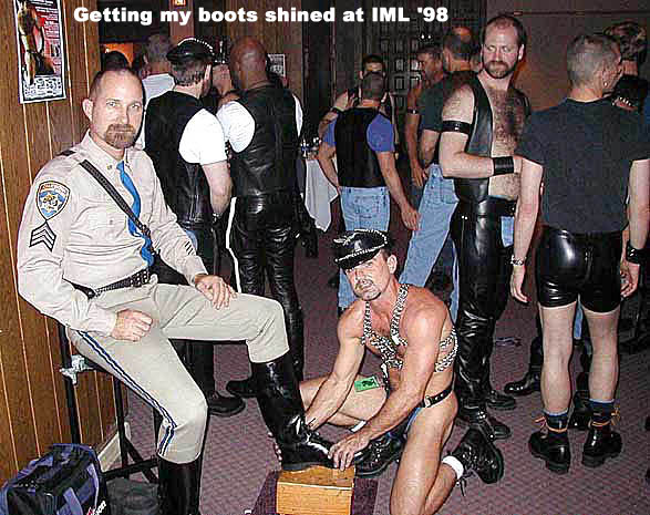 boot-shining picture